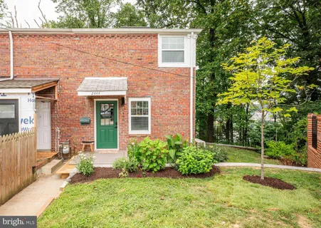 $2,950 | 2444 South Oakland Street, Arlington, VA 22206