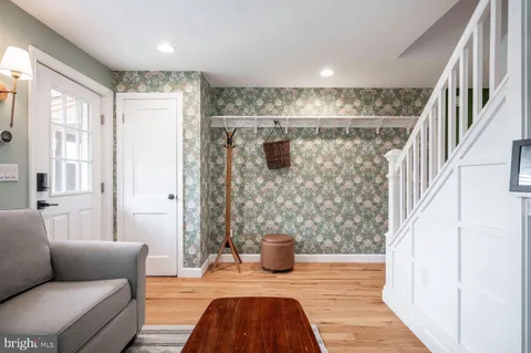 $2,950 | 2444 South Oakland Street, Arlington, VA 22206