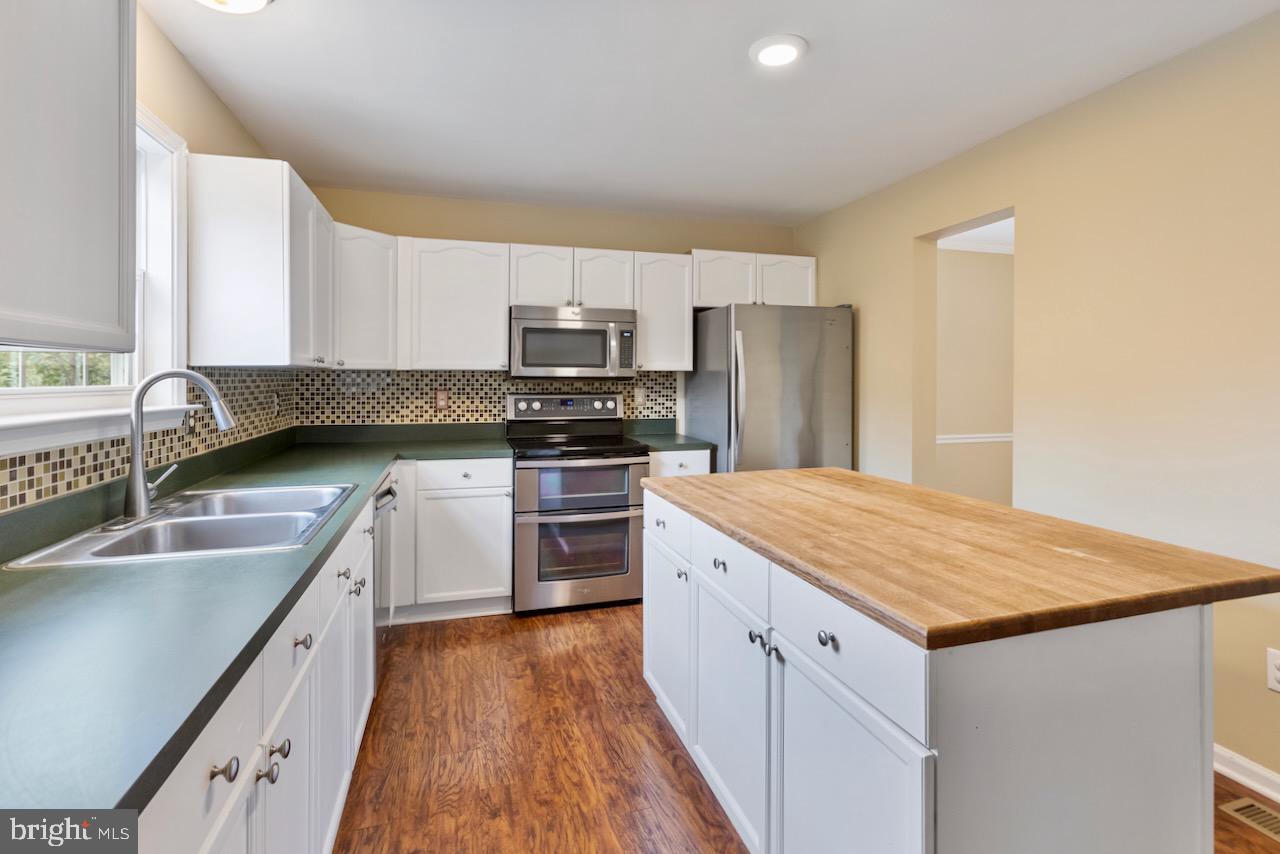 16 Rockingham Drive Keedysville, MD 21756 - Photo 3 of 32 Gallery Image 3