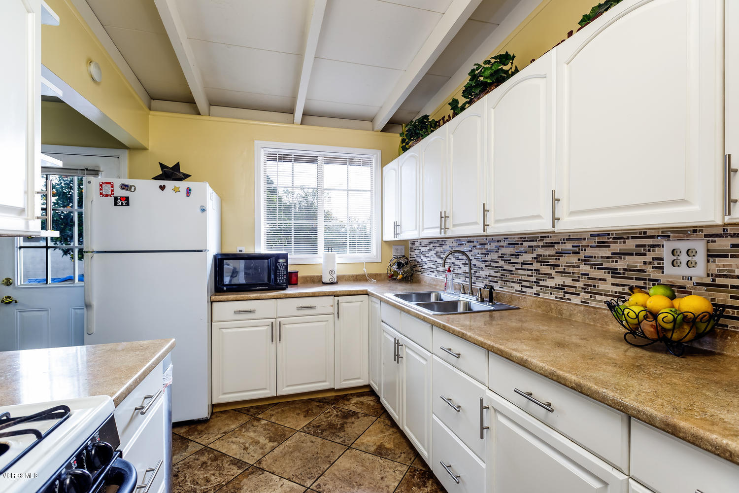 944 Rialto Street Oxnard, CA 93035 - Photo 8 of 20 944 Rialto MLS 7