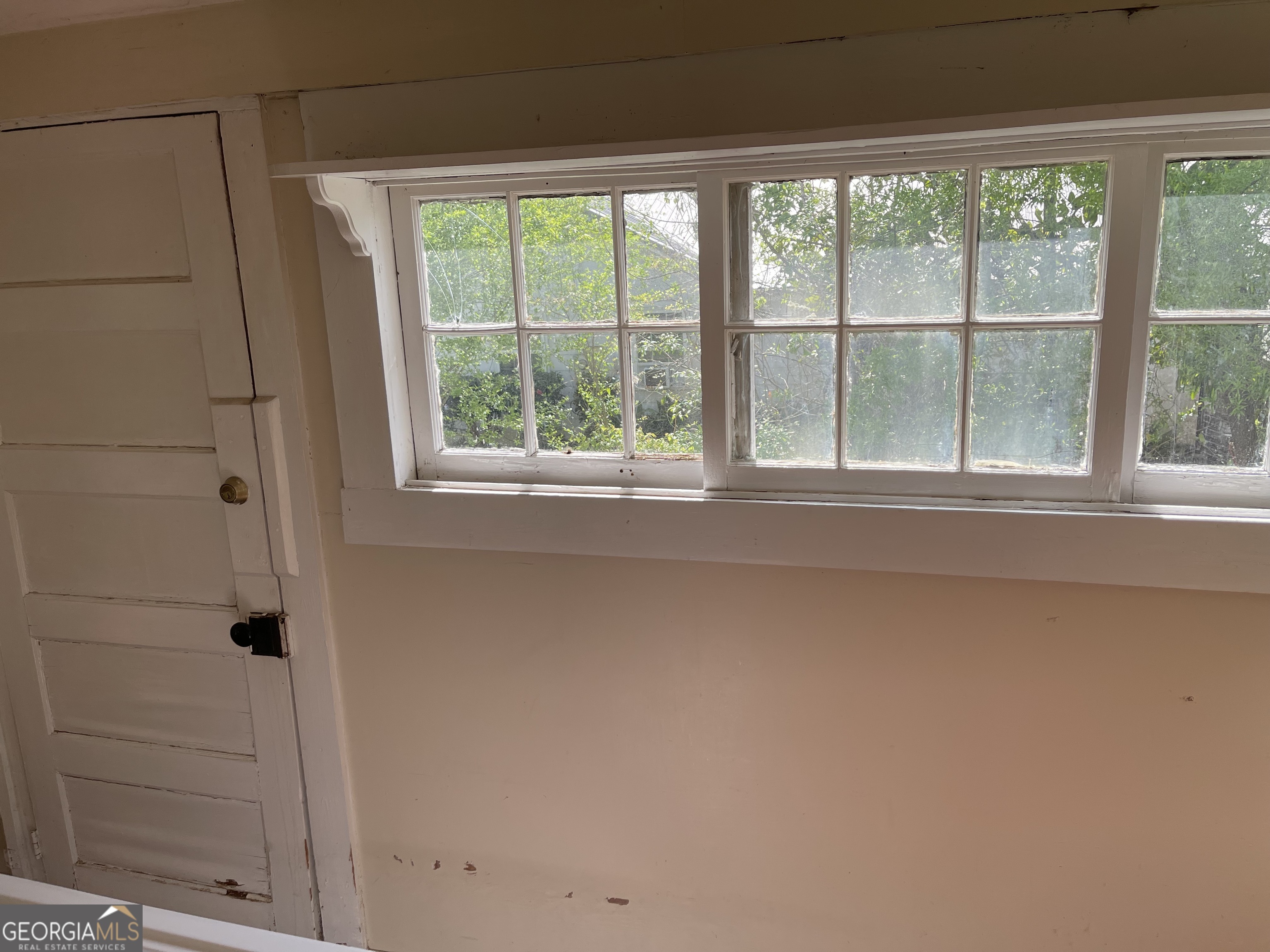 6505 23rd Avenue Valley, AL 36854 - Photo 13 of 49 an empty room with a window
