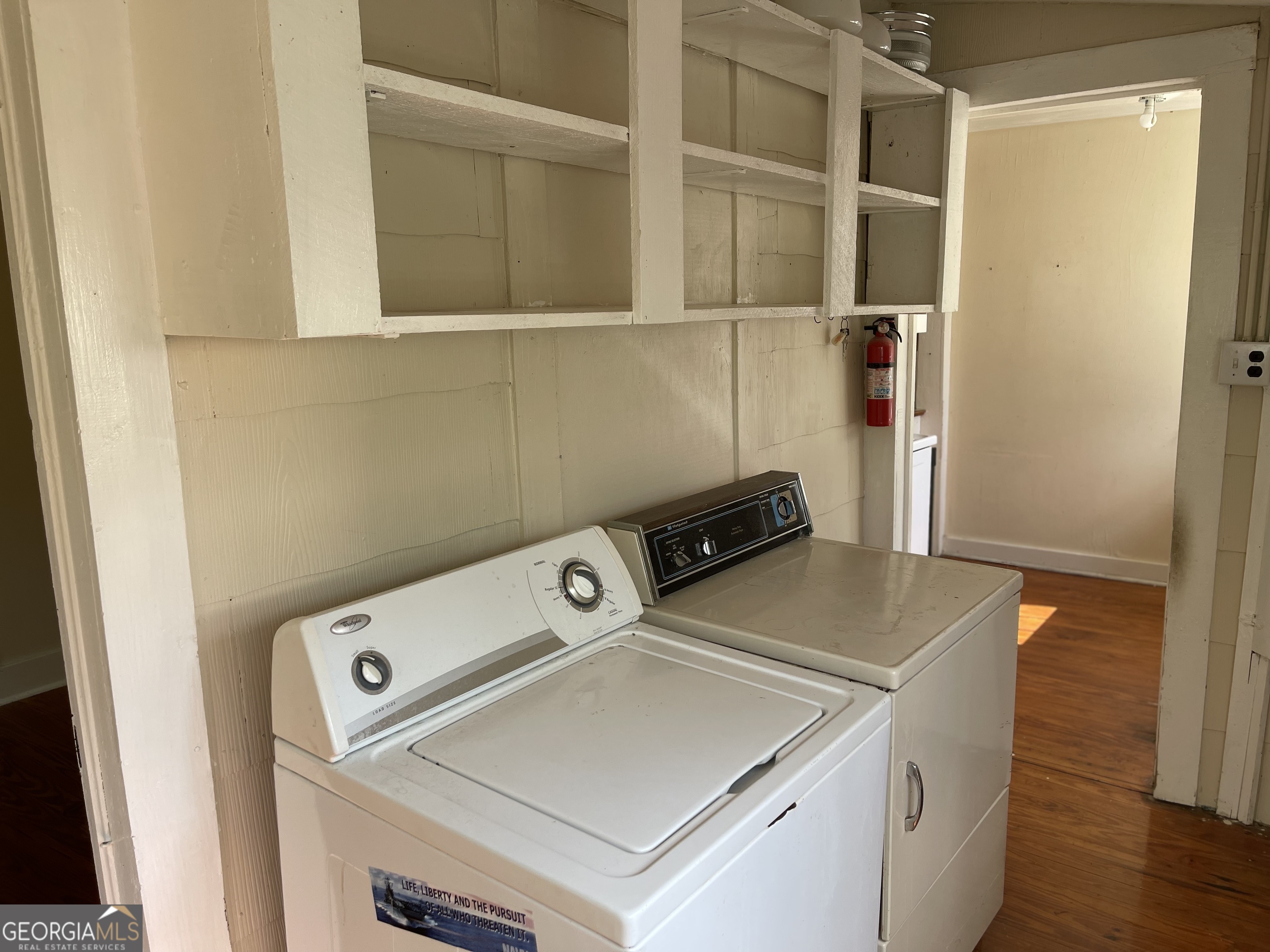 6505 23rd Avenue Valley, AL 36854 - Photo 9 of 49 a utility room with dryer and washer