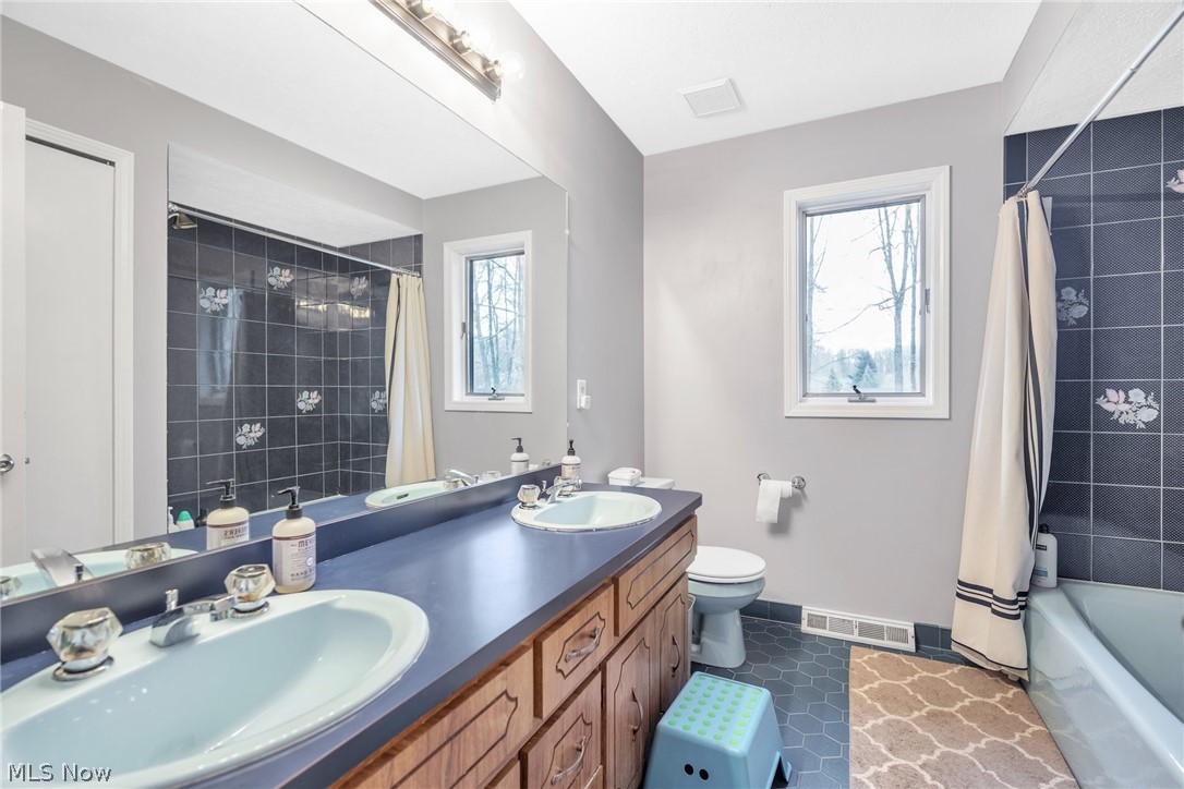 32885 Cannon Road Solon, OH 44139 - Photo 23 of 35 Full Bath