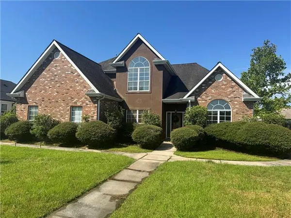 $2,900 | 3265 Elmwood Park Drive, New Orleans, LA 70114