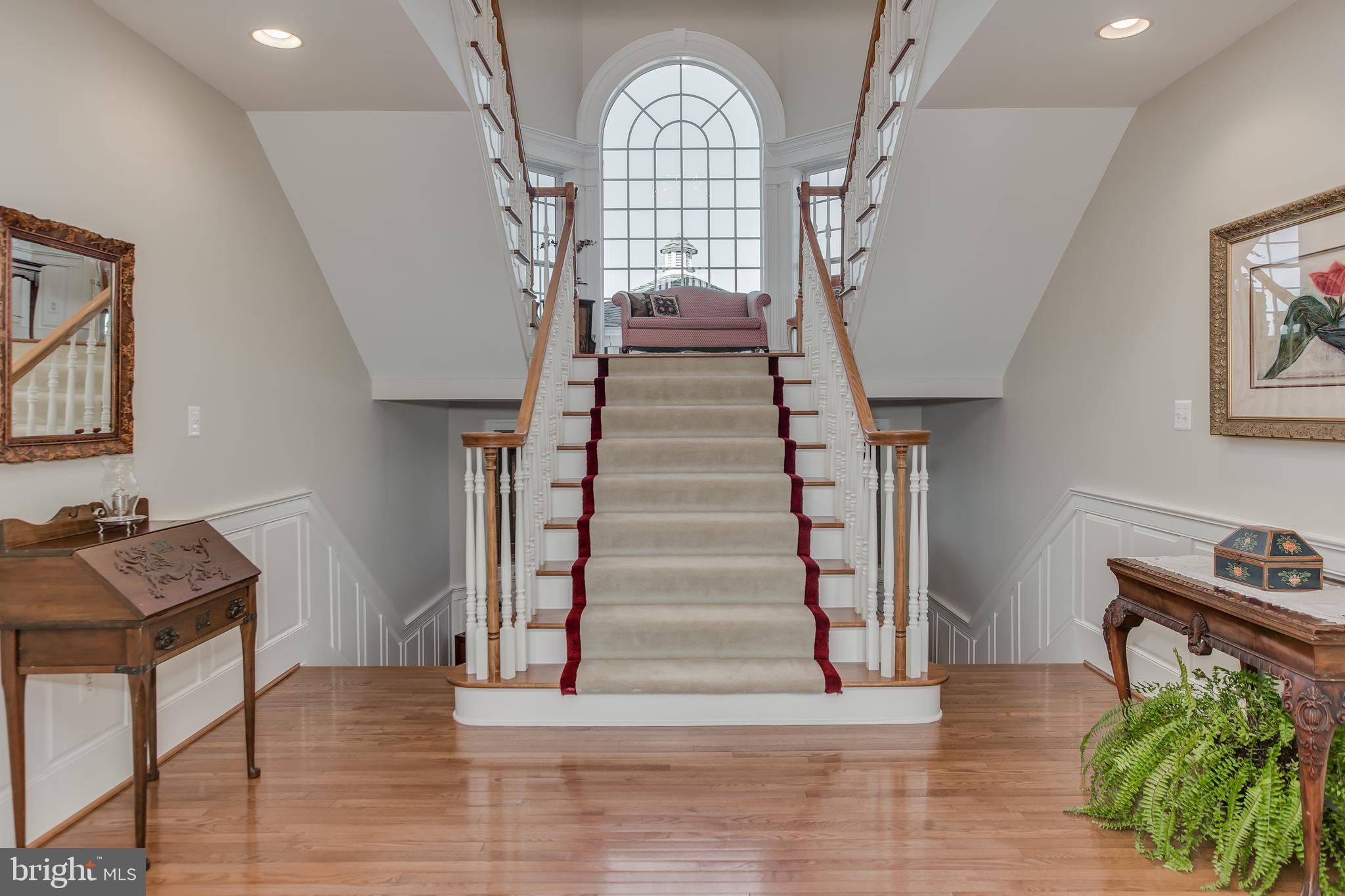 7413 Brink Road Laytonsville, MD 20882 - Photo 5 of 94 Staircase Pic 2