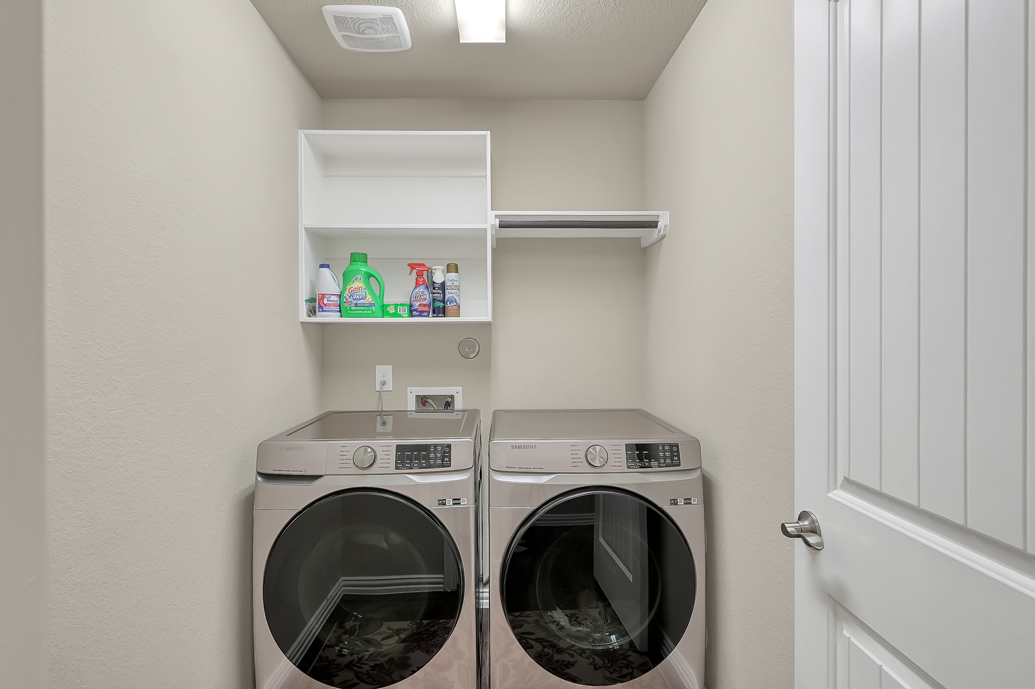 31711 Morning Ridge Lane Spring, TX 77386 - Photo 32 of 44 Laundry room