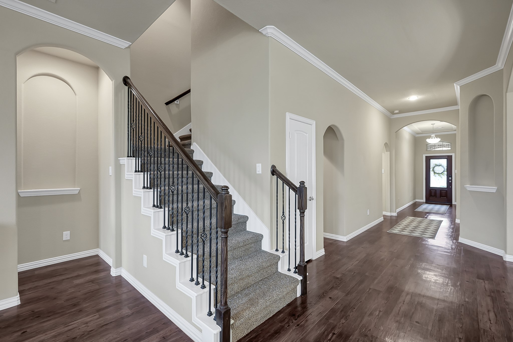 31711 Morning Ridge Lane Spring, TX 77386 - Photo 4 of 44 This welcoming hallway offers a bright and inviting entrance.