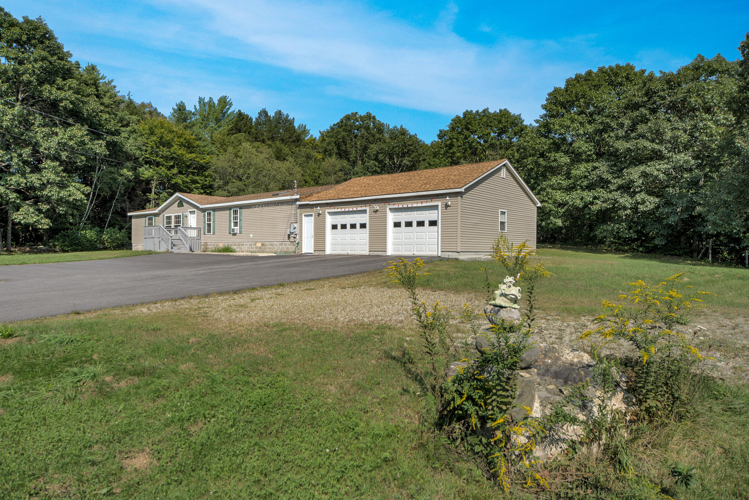 28 Genthner Way Topsham, ME 04086 - Photo 4 of 40 108502gr0003