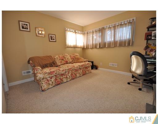 21 Sunrise Road Old Bridge, NJ 08857 - Photo 5 of 10 Gallery Image 5