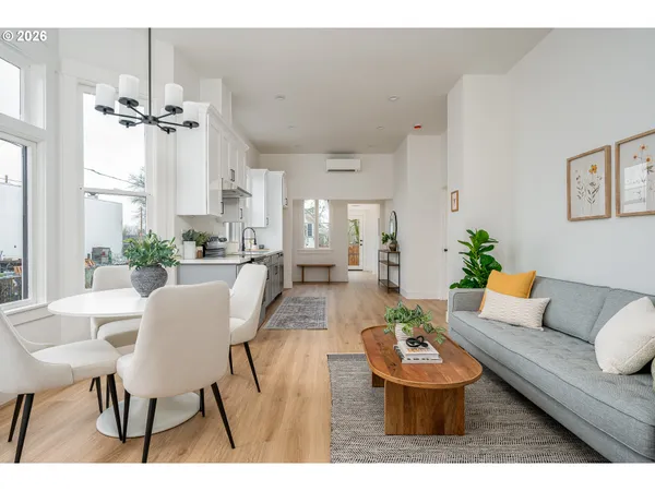 $850,000 | 236 Northeast Sacramento Street, Portland, OR 97212