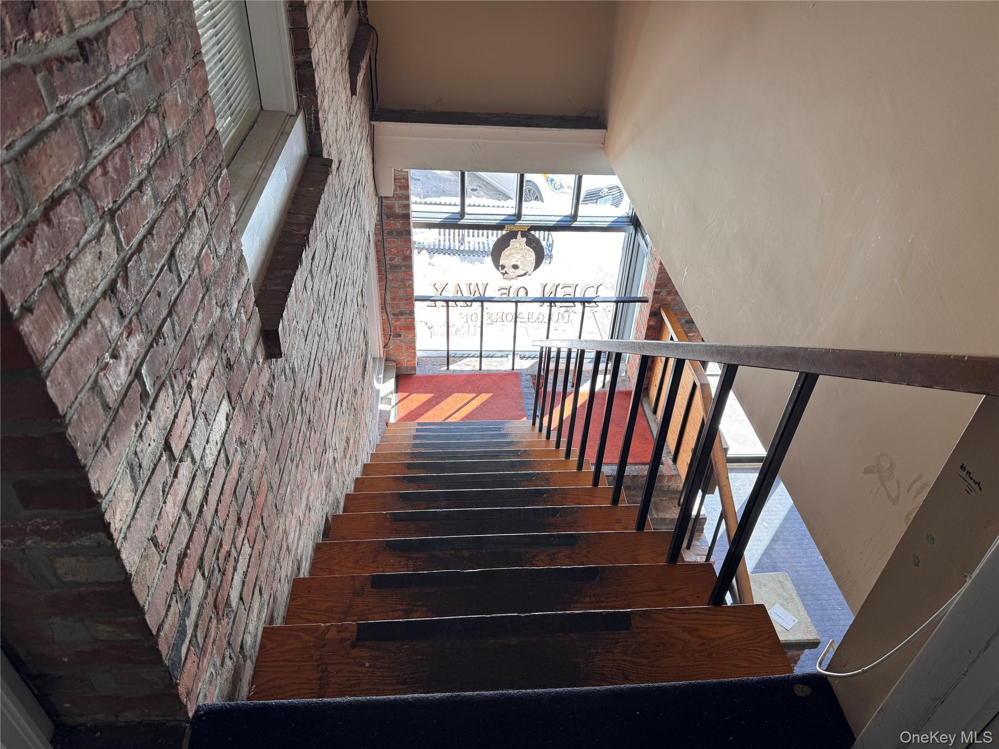 175 Main Street, Unit 2R Ossining, NY 10562 - Photo 19 of 22 Steps down to street level.