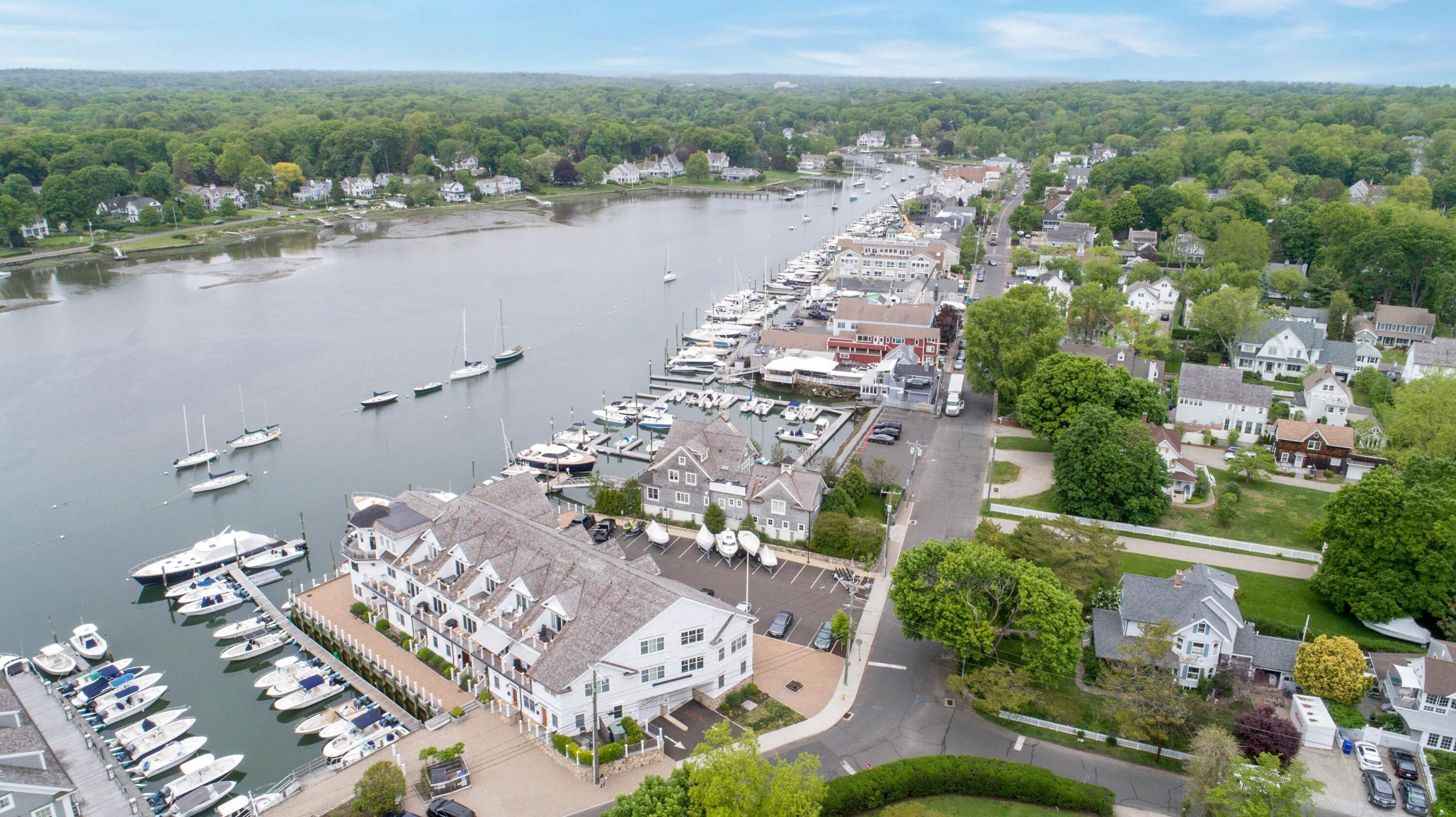 71 Rowayton Avenue, Unit 7 Rowayton, CT 06853 - Photo 27 of 31 an aerial view of multiple house