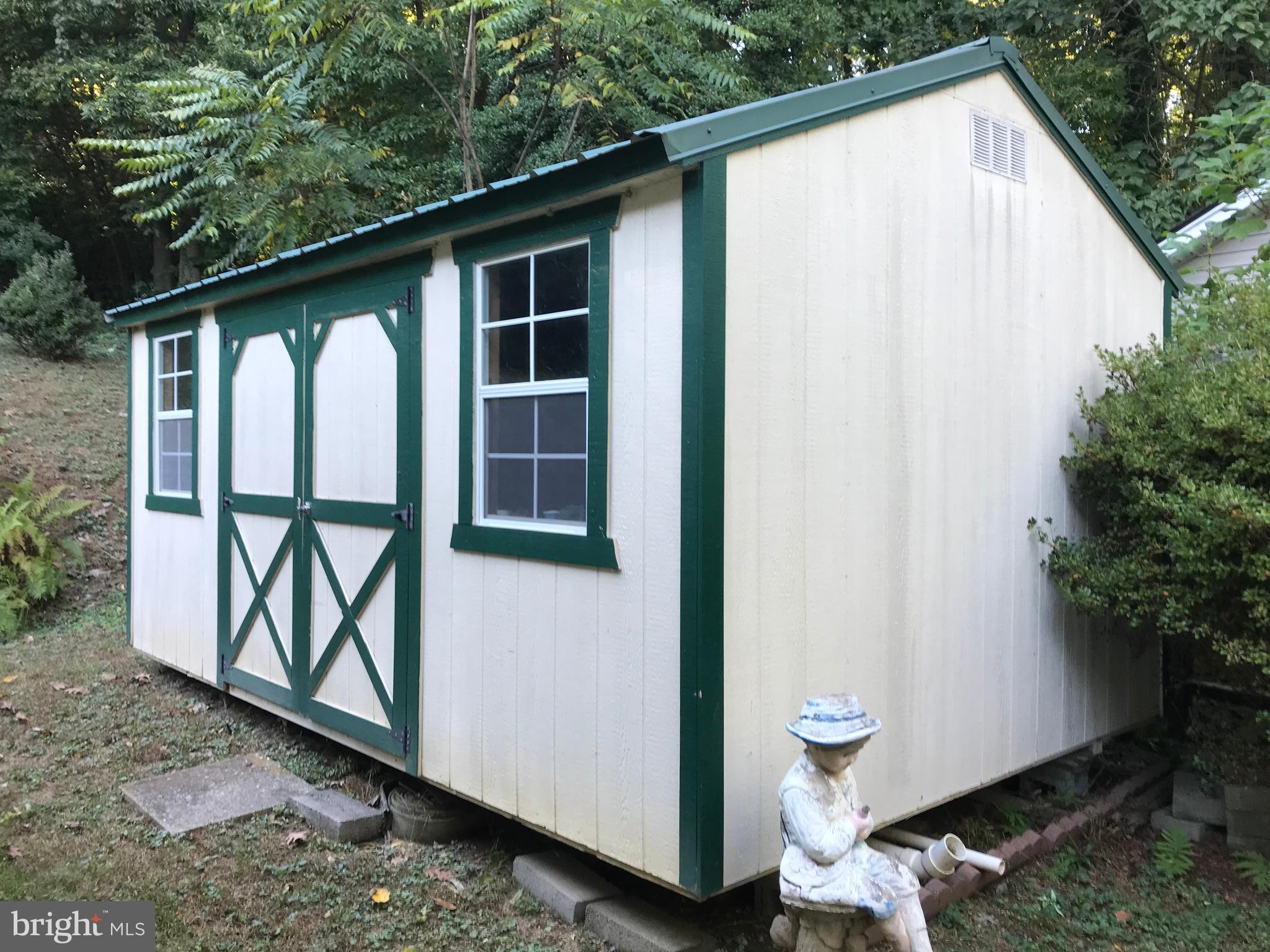 31 Irwin Road Airville, PA 17302 - Photo 9 of 35 Good sized Amish built shed