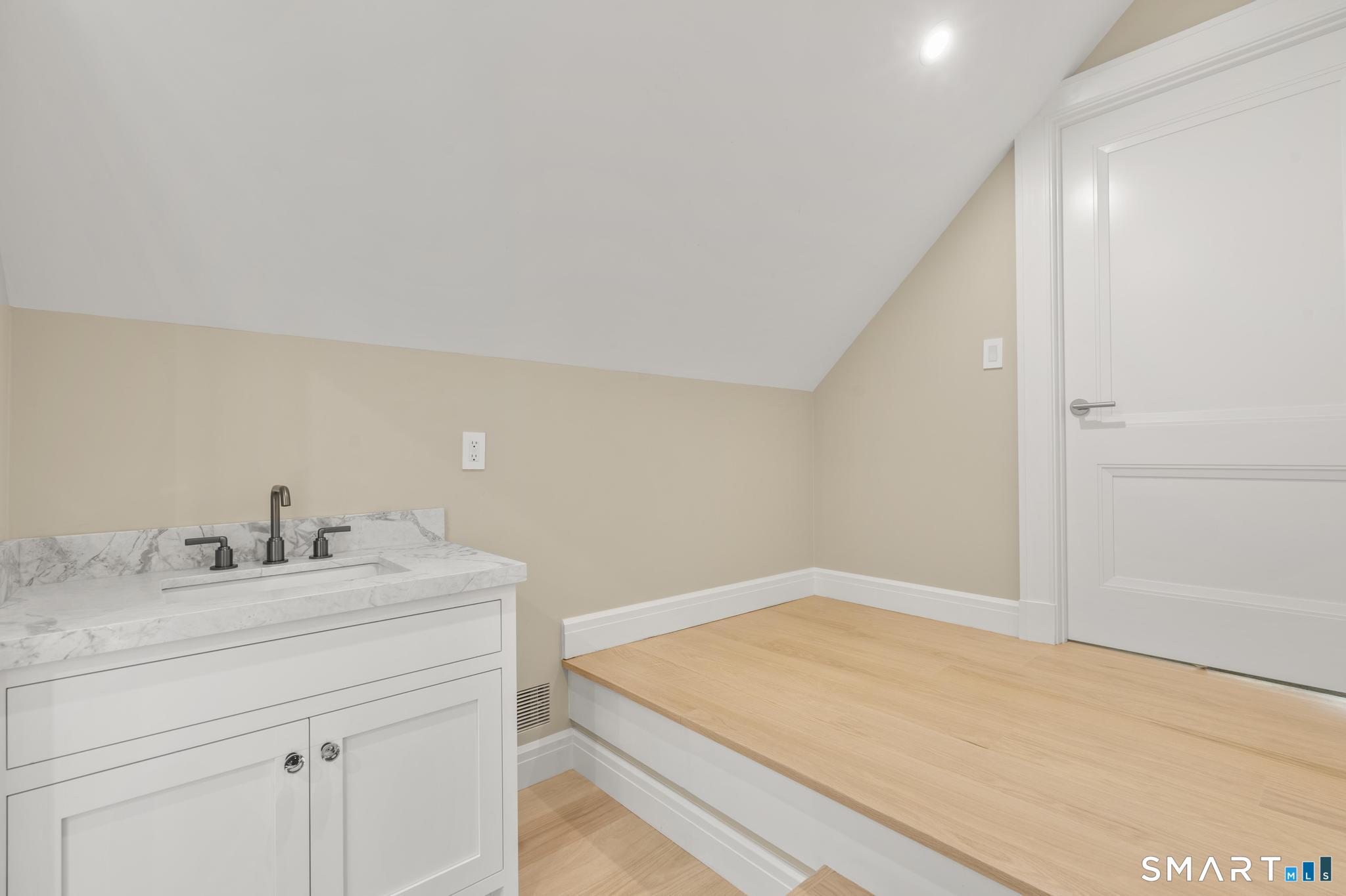 48 Old Farm Road Wilton, CT 06897 - Photo 32 of 38 Gallery Image 32