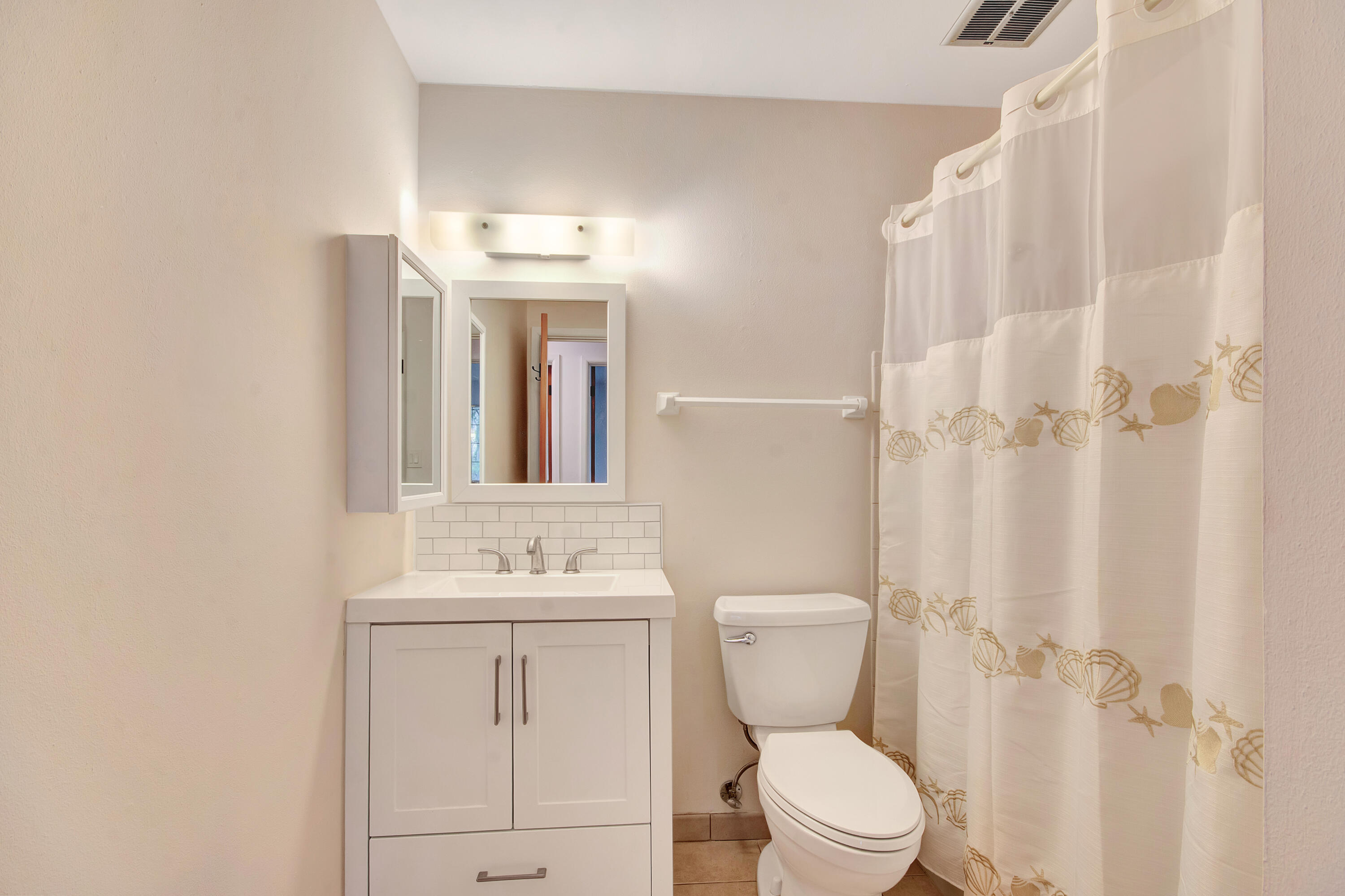1321 West Main Street, Unit 310 Lake Geneva, WI 53147 - Photo 10 of 14 Full Bath