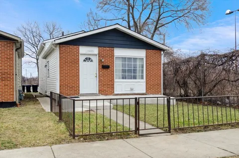 $165,000 | 11435 South Davol Street, Chicago, IL 60643