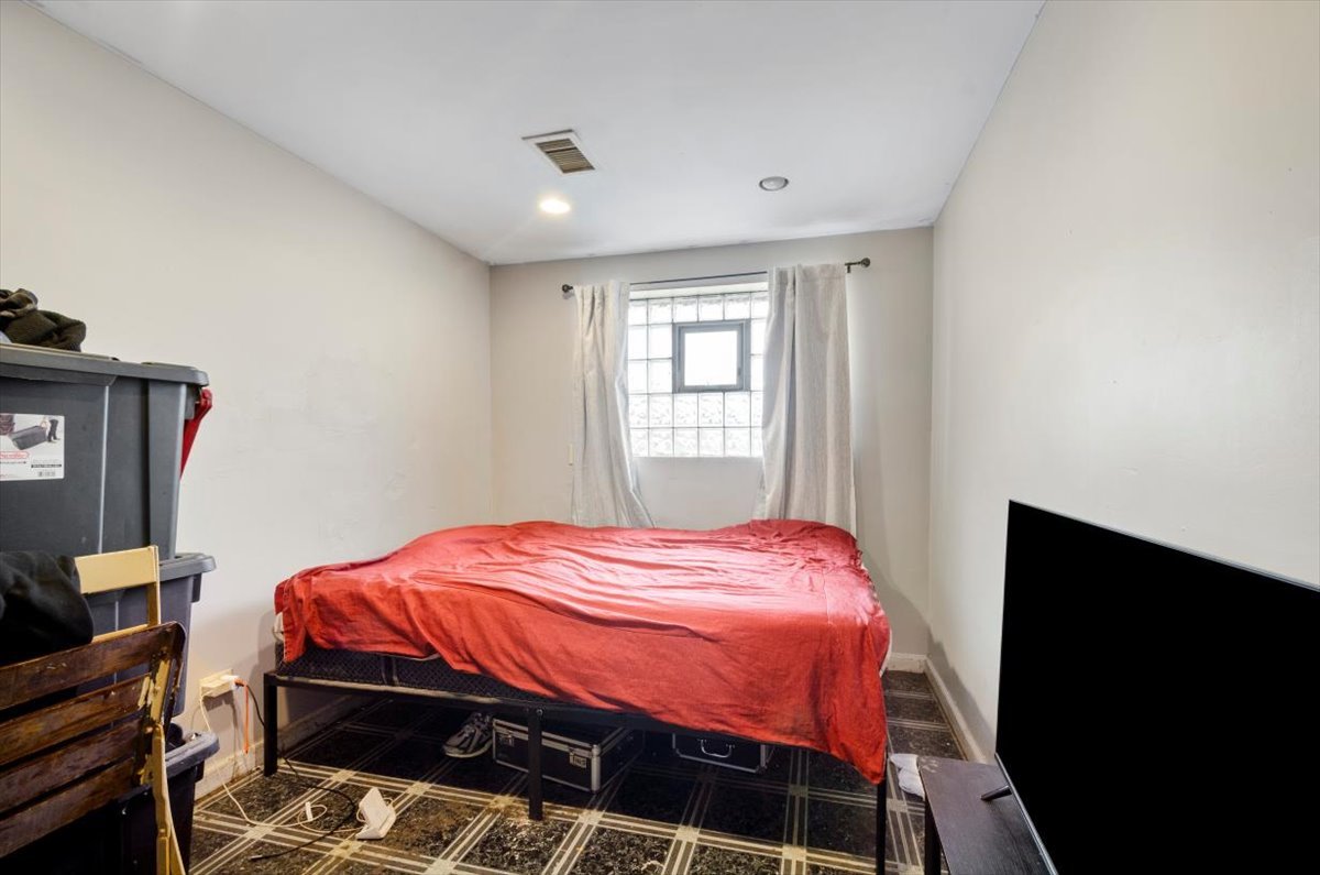 11435 South Davol Street Chicago, IL 60643 - Photo 8 of 12