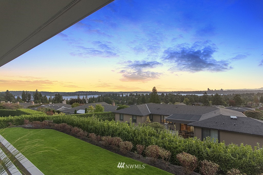 9357 Hilltop Road Bellevue, WA 98004 - Photo 22 of 23