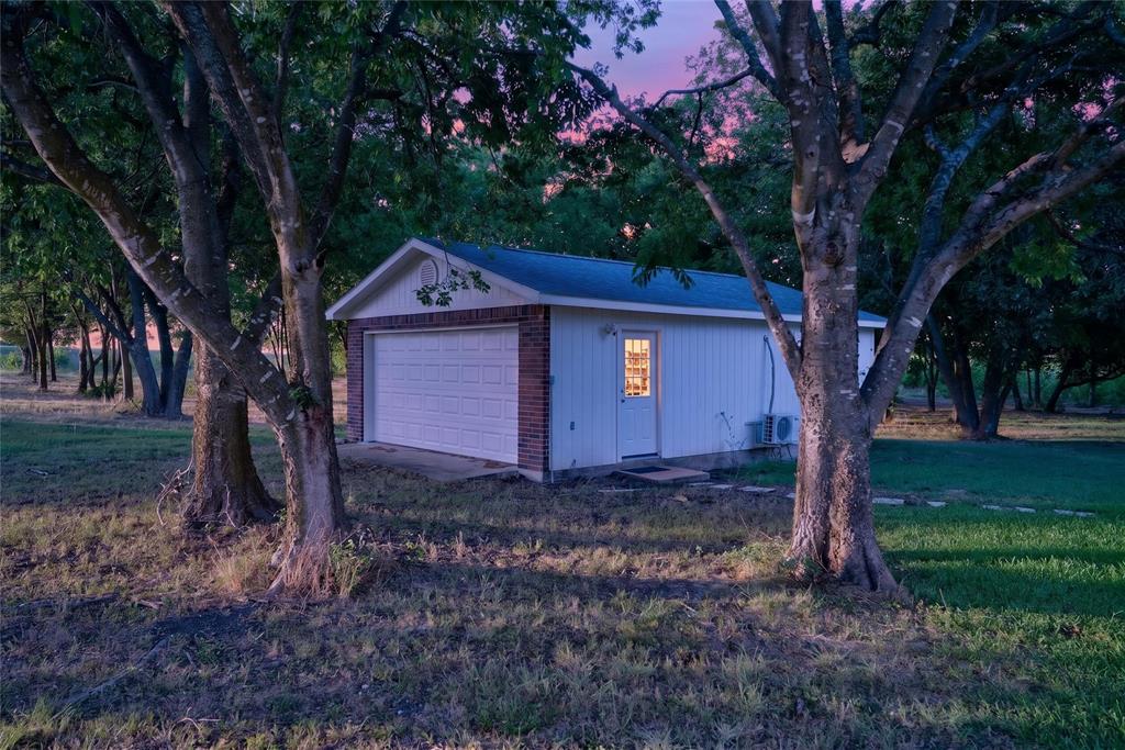 135 Kirkpatrick Road Ennis, TX 75119 - Photo 37 of 40 Gallery Image 37