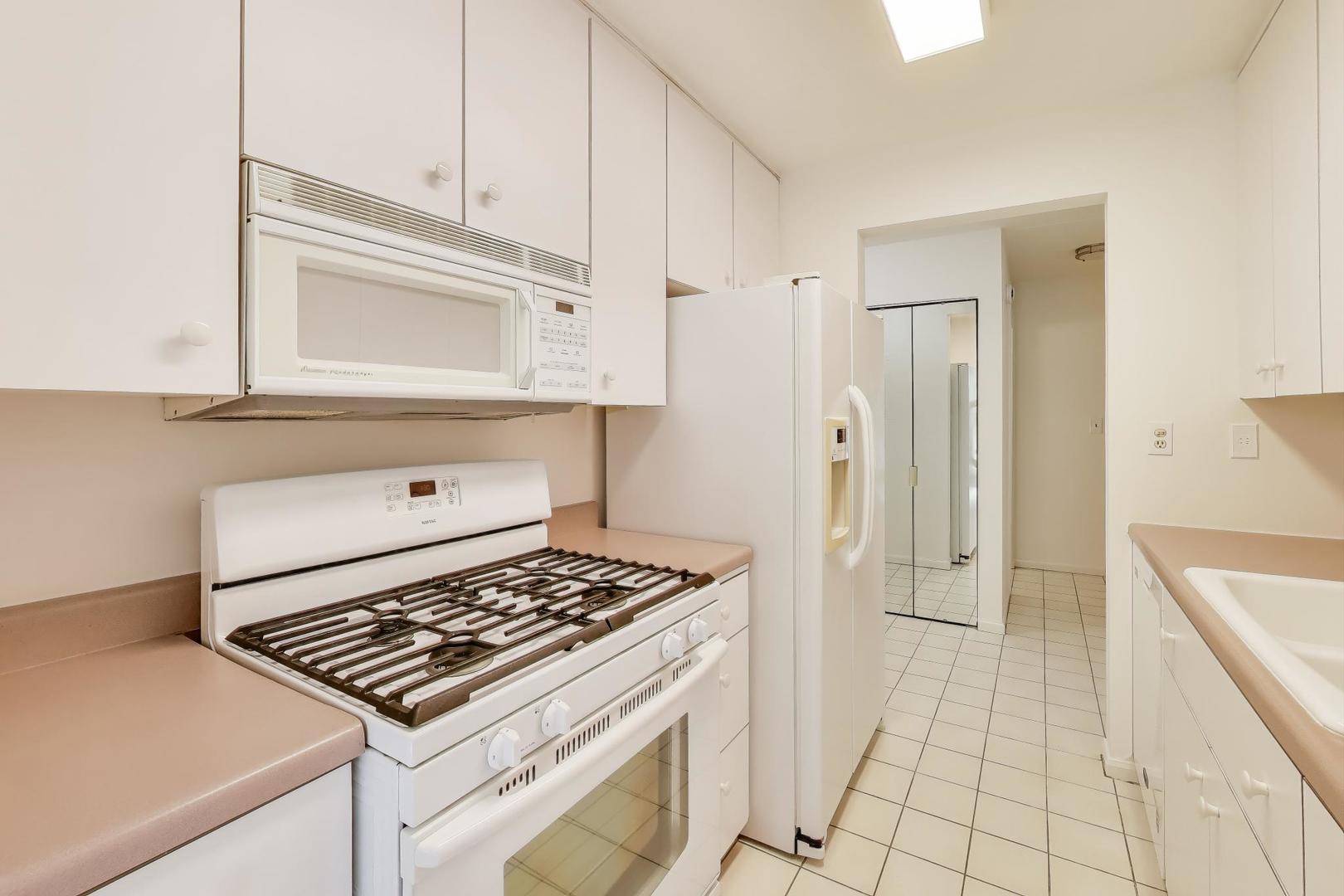 1015 Deerfield Road, Unit 135 Deerfield, IL 60015 - Photo 2 of 14