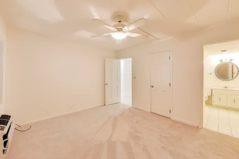 $189,000 | 1015 Deerfield Road, Unit 135, Deerfield, IL 60015