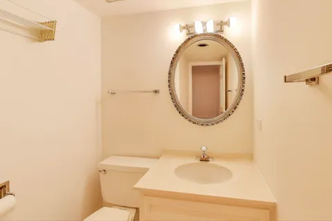 $189,000 | 1015 Deerfield Road, Unit 135, Deerfield, IL 60015