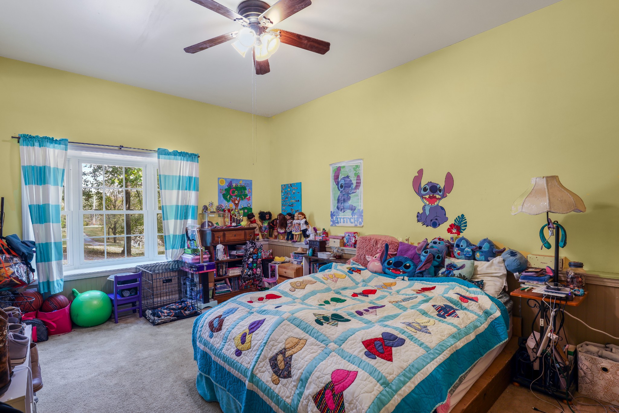 1073 Rector Lane Springfield, TN 37172 - Photo 19 of 25 a bedroom that has a bed and a table in it