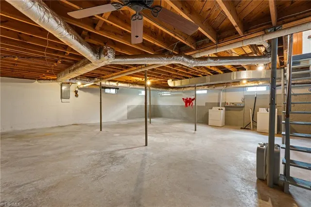 $284,900 | 4380 Wesmar Drive, Pfafftown, NC 27040