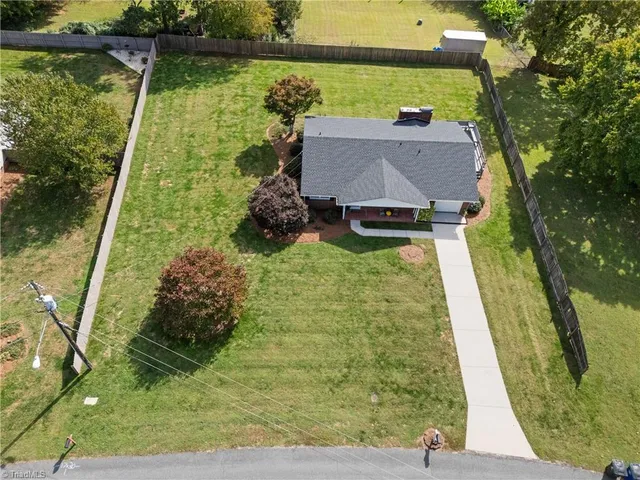 $284,900 | 4380 Wesmar Drive, Pfafftown, NC 27040