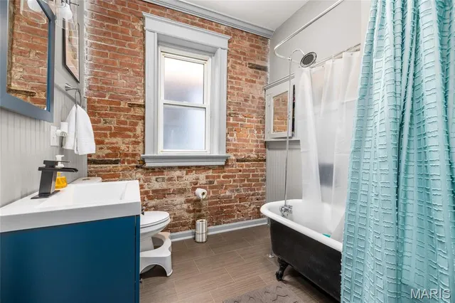 $1,795 | 5918 Southwest Avenue, St. Louis, MO 63139