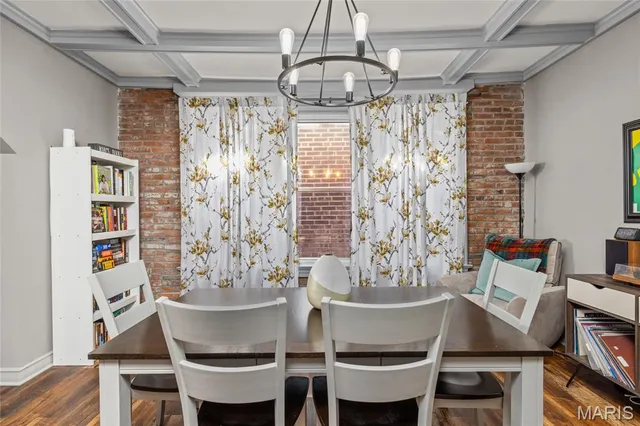 $1,795 | 5918 Southwest Avenue, St. Louis, MO 63139