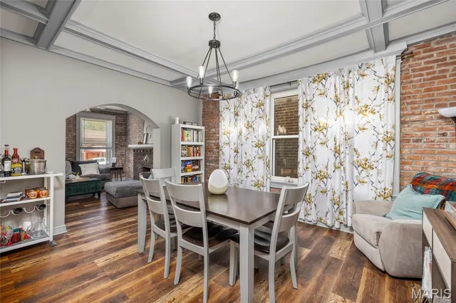 $1,795 | 5918 Southwest Avenue, St. Louis, MO 63139