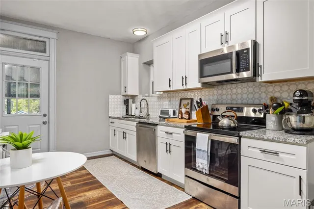 $1,795 | 5918 Southwest Avenue, St. Louis, MO 63139