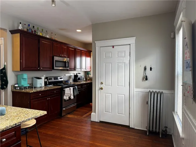 $749,900 | 162 Oakland Avenue, Providence, RI 02908