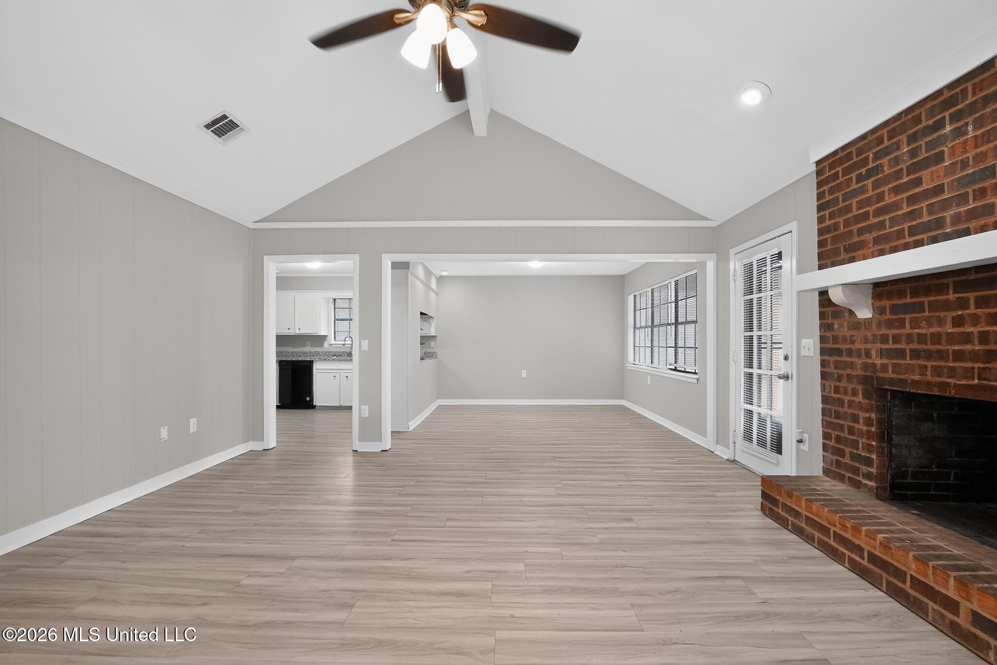 334 East Timber Ridge Court Ridgeland, MS 39157 - Photo 5 of 22 07_334_E_Timber_Ridge_Ct-Living_room-989