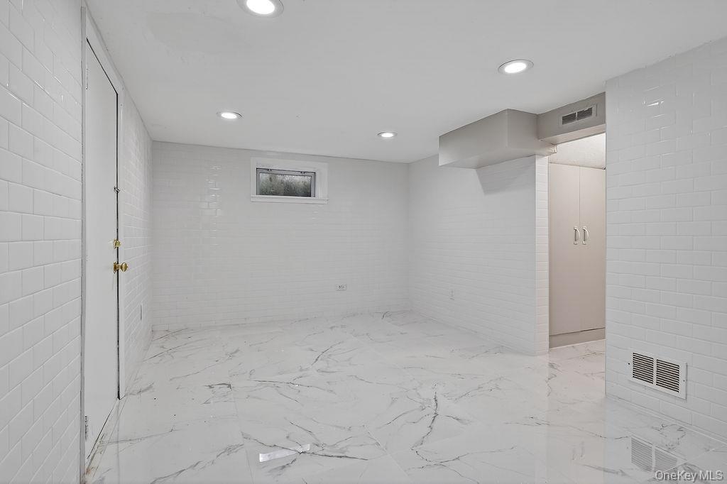 155 White Road Scarsdale, NY 10583 - Photo 23 of 30