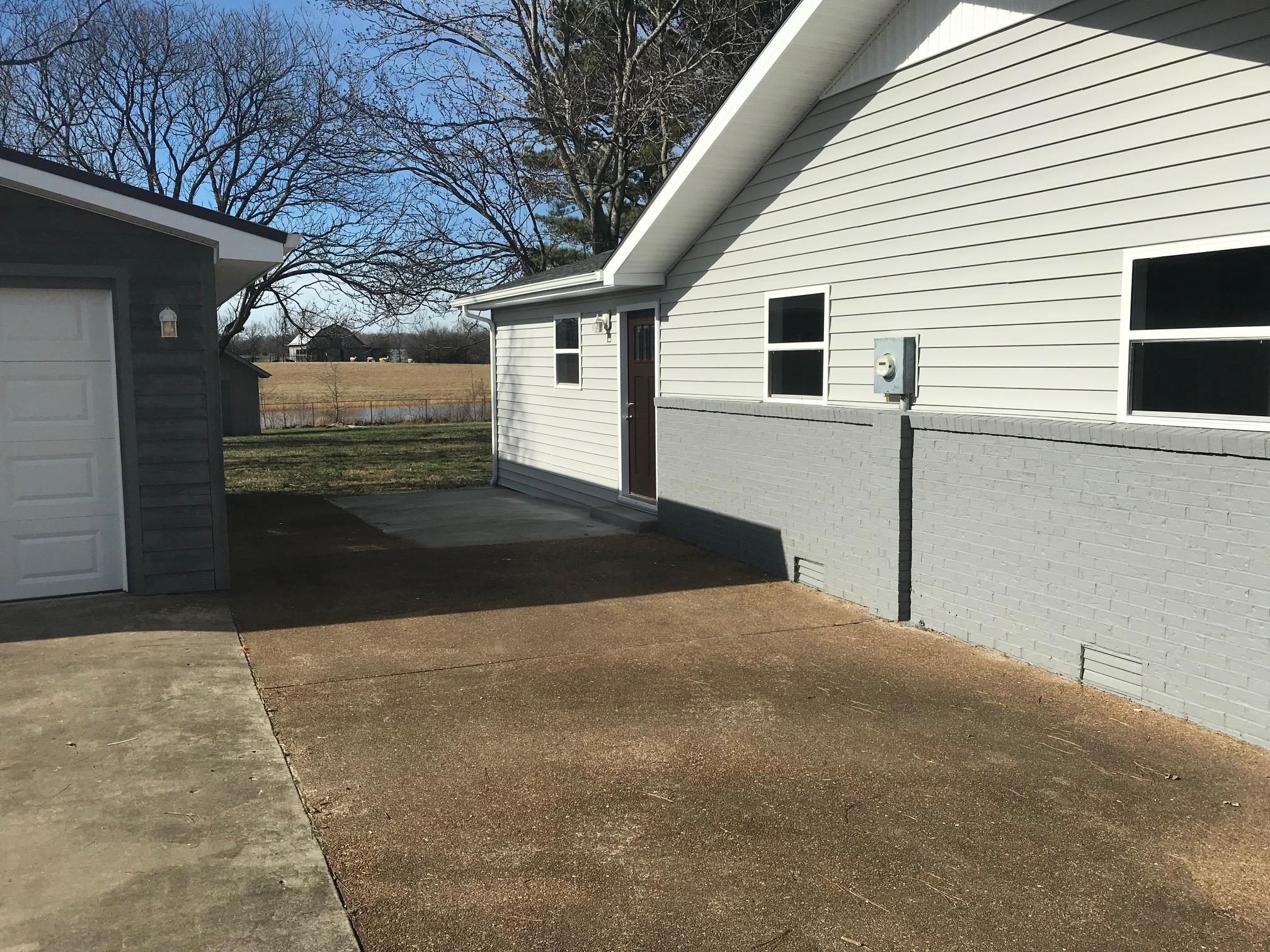 951 Lockmiller Road Winchester, TN 37398 - Photo 14 of 18 a view of a house with a yard