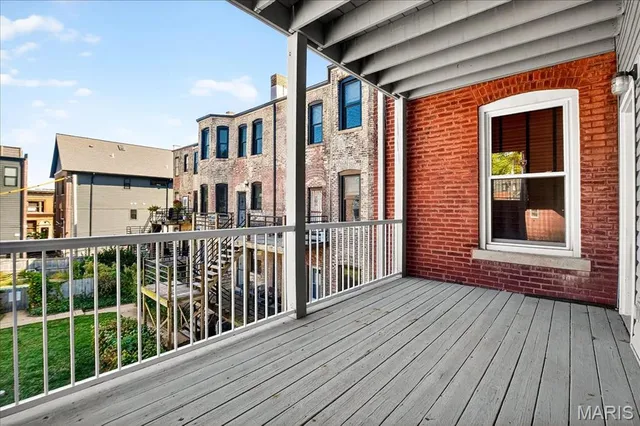 $250,000 | 4317 Maryland Avenue, Unit 2E, St. Louis, MO 63108