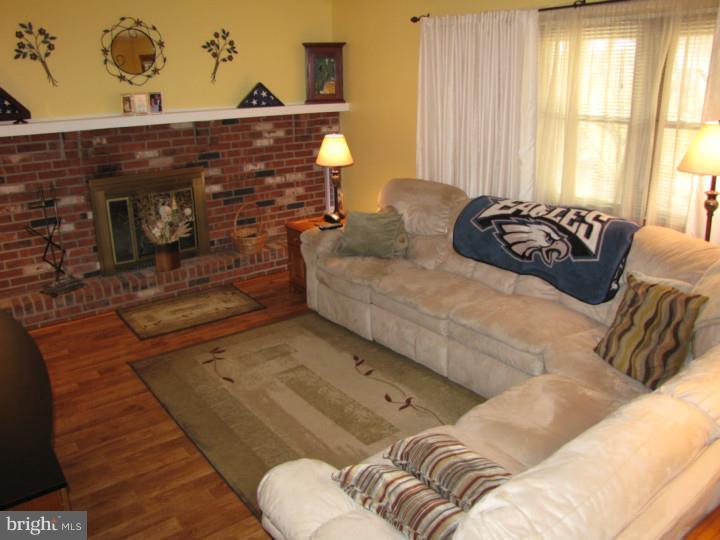 1218 Spring Street Warminster, PA 18974 - Photo 11 of 24 Gallery Image 11