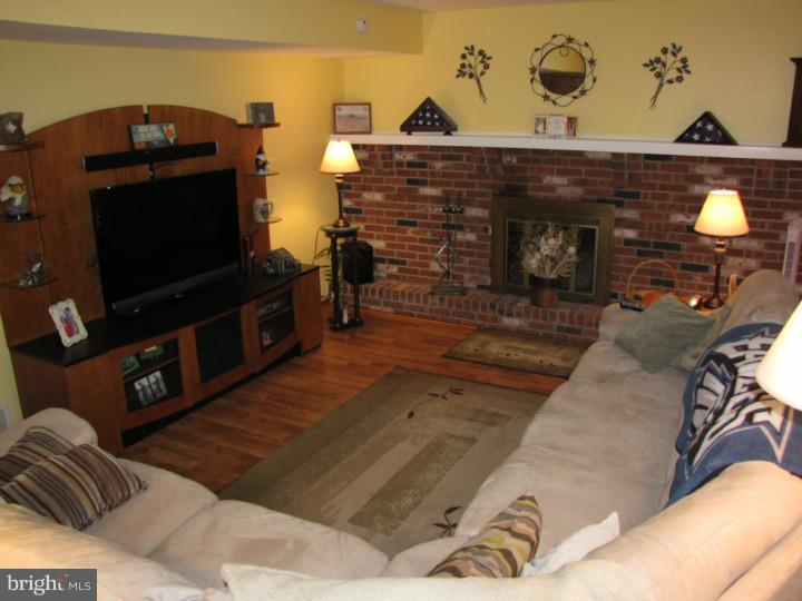 1218 Spring Street Warminster, PA 18974 - Photo 10 of 24 Gallery Image 10