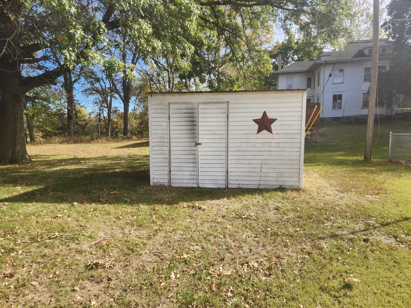45 Locust Street Prophetstown, IL 61277 - Photo 14 of 14 a backyard of a house
