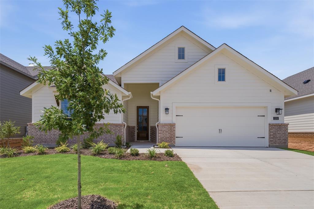 1232 Colca Drive Springtown, TX 76082 - Photo 2 of 23 Front house
