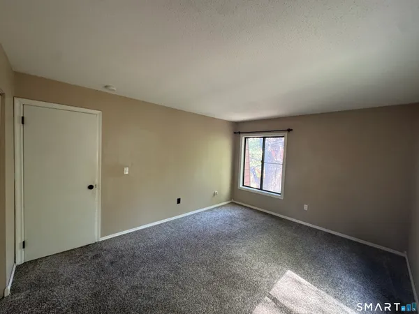 $1,850 | 95 Woodsedge Drive, Unit 3C, Newington, CT 06111