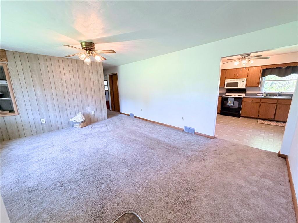 28 Bell Road Grove City, PA 16127 - Photo 5 of 18