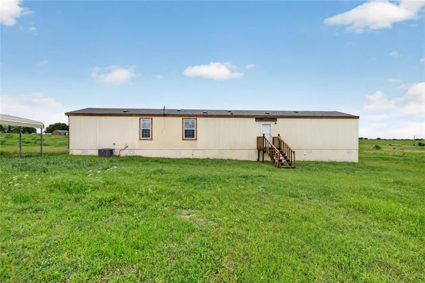 $1,395 | 383 Pleasant View Drive, Bridgeport, TX 76426
