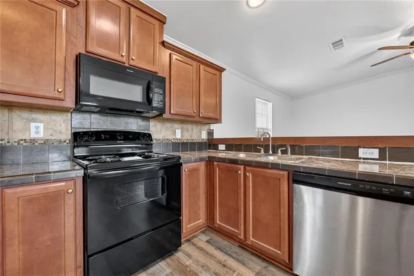 $1,395 | 383 Pleasant View Drive, Bridgeport, TX 76426
