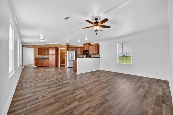 $1,395 | 383 Pleasant View Drive, Bridgeport, TX 76426