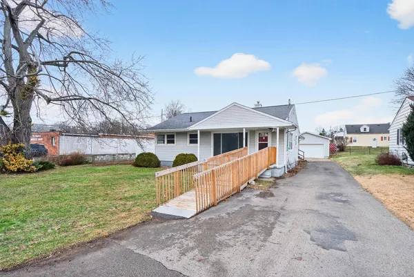 $165,000 | 430 Peacock Walk, Jackson, MI 49202