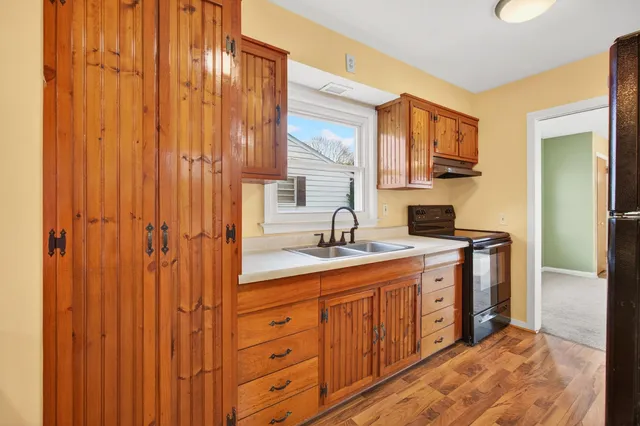 $169,900 | 430 Peacock Walk, Jackson, MI 49202