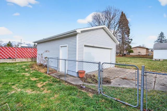 $169,900 | 430 Peacock Walk, Jackson, MI 49202